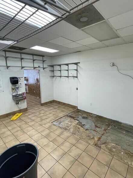 More Photos Of 121 Ormond Blvd, Destrehan Storefront Retail Office For Lease