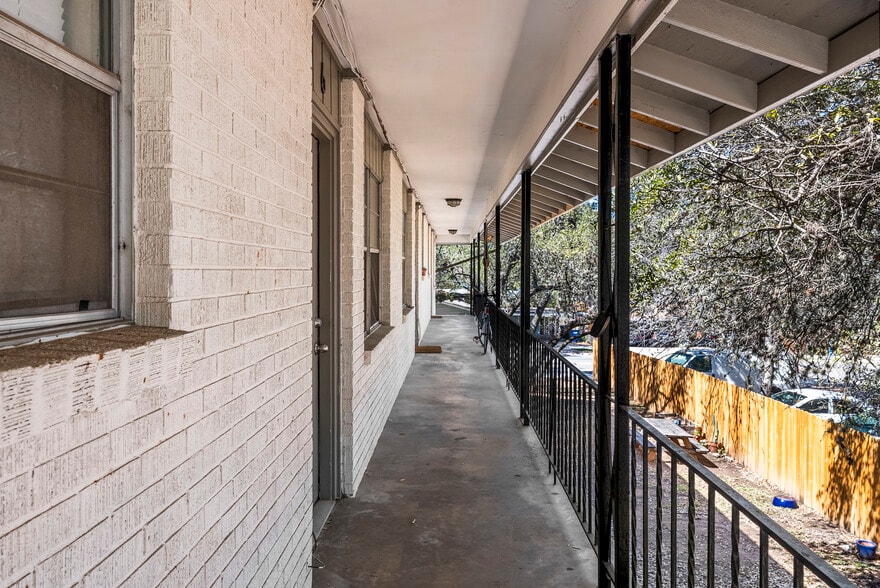 More Photos Of 2411 S 5th St, Austin Apartments For Sale