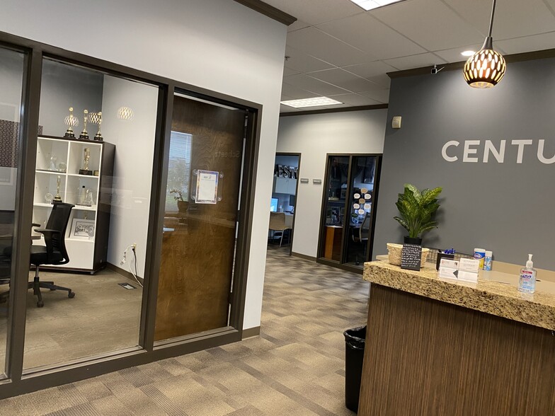 More Photos Of 4929 E 96th St, Indianapolis Office For Sale