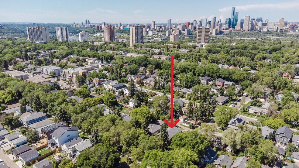 More Photos Of 8504 98 St NW, Edmonton Apartments For Sale