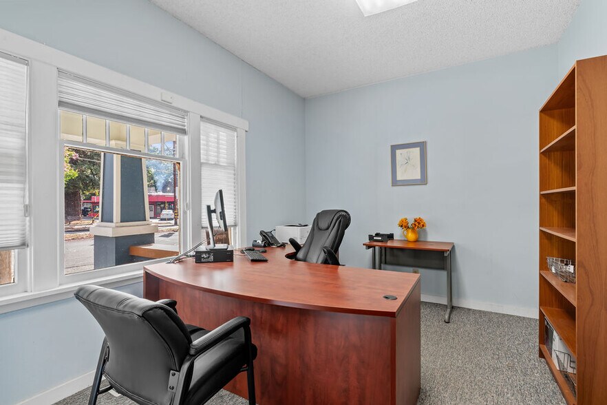 More Photos Of 1313 College Ave, Santa Rosa Office For Sale