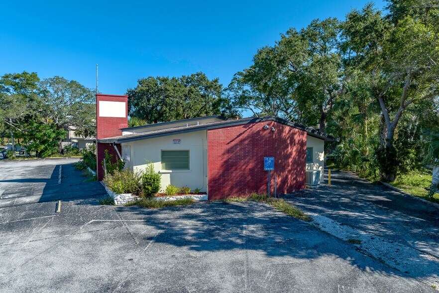 More Photos Of 219 Betty Ln, Clearwater Office Residential For Sale