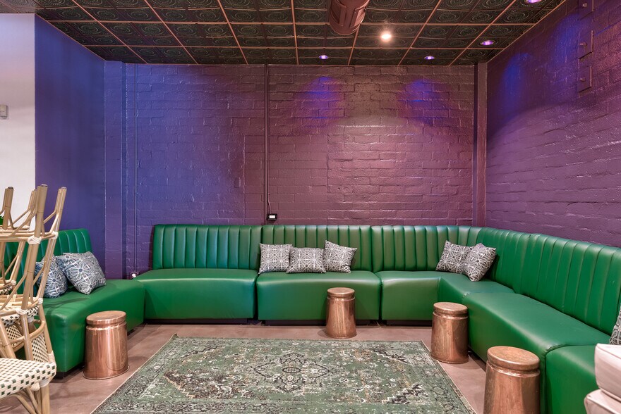 More Photos Of 369 N Palm Canyon Dr, Palm Springs Restaurant For Lease