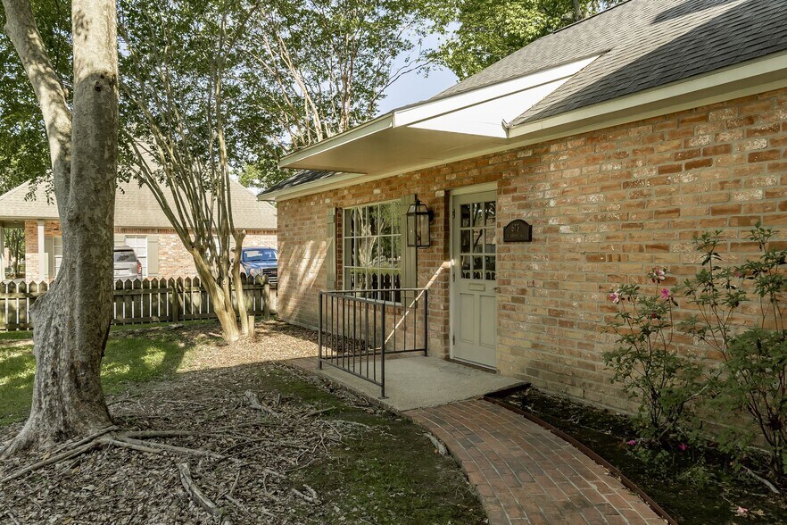 More Photos Of 673 E Airport Ave, Baton Rouge Office Residential For Sale