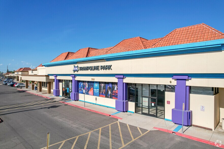 More Photos Of 645-745 N Gilbert Rd, Gilbert Unknown For Lease