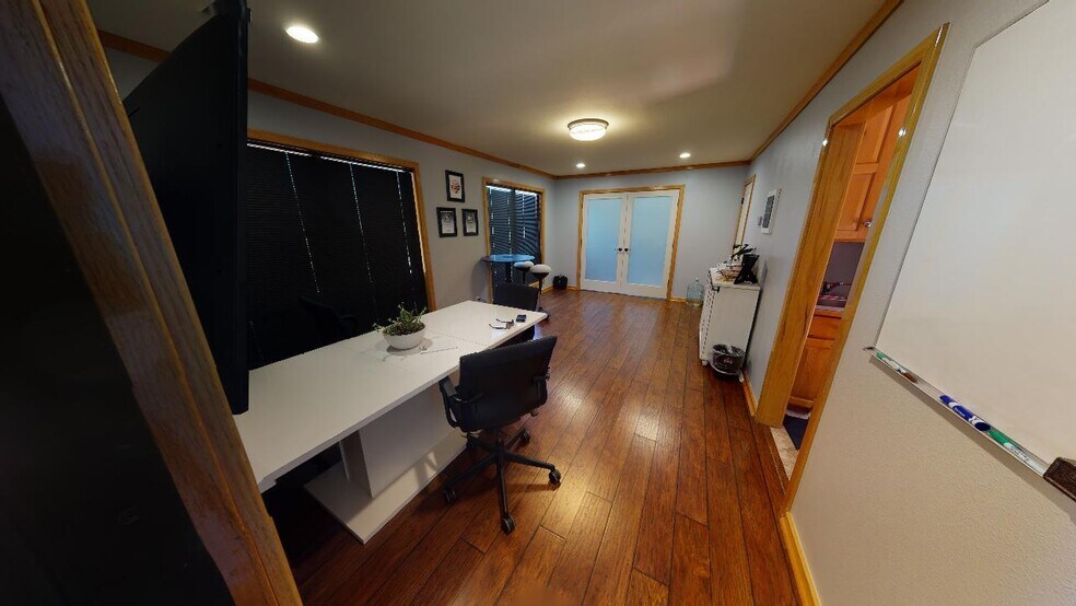 More Photos Of 9 Halsted Cir, Rogers Medical For Lease