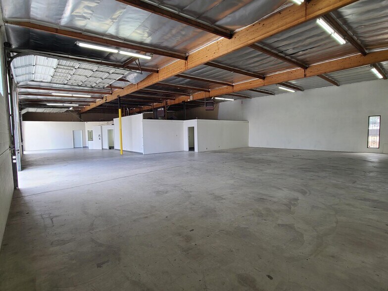 More Photos Of 10605 Chandler Blvd, North Hollywood Warehouse For Lease