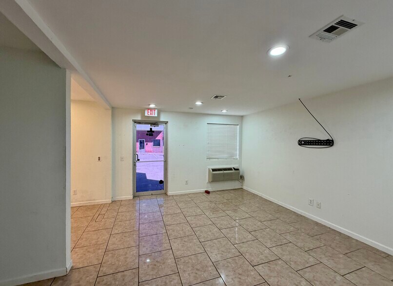 More Photos Of 1408 Fretz Ave, Edmond Warehouse For Sale