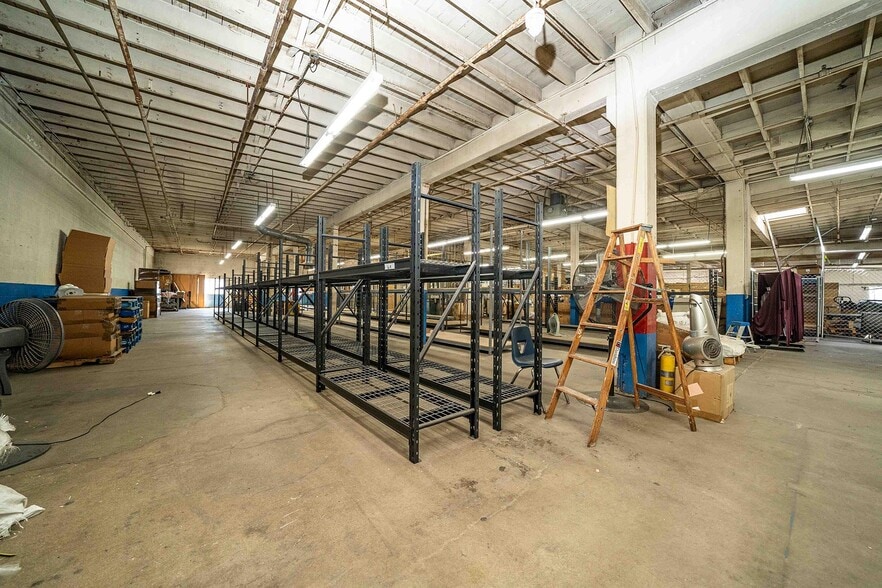 More Photos Of 4383 Fruitland Ave, Vernon Manufacturing For Sale
