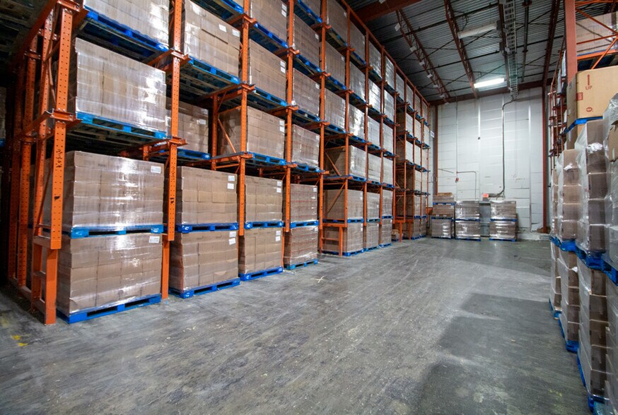 More Photos Of 131 22 St N, Lethbridge Refrigeration Cold Storage For Sale
