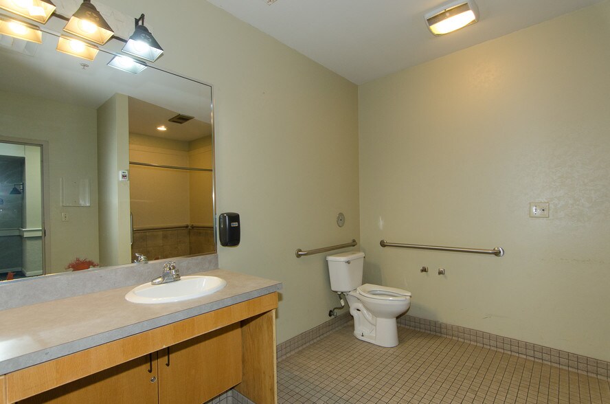 More Photos Of 400 Old Highway 290, Dripping Springs Healthcare For Sale