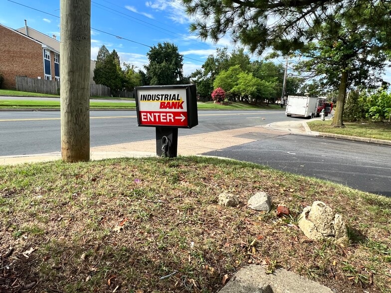 More Photos Of 1900 John Hanson Ln, Oxon Hill Bank For Sale