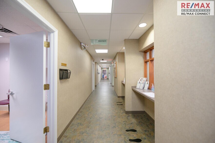More Photos Of 401 Oyster Point Rd, Newport News Medical For Sale