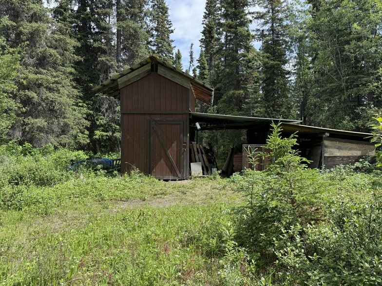 More Photos Of NHN (Nizina Road) McCarthy, Glennallen Specialty For Sale