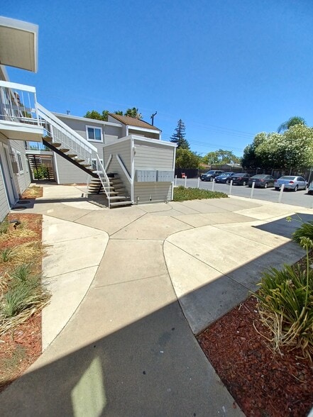 More Photos Of 7259 S Land Park Dr, Sacramento Apartments For Sale