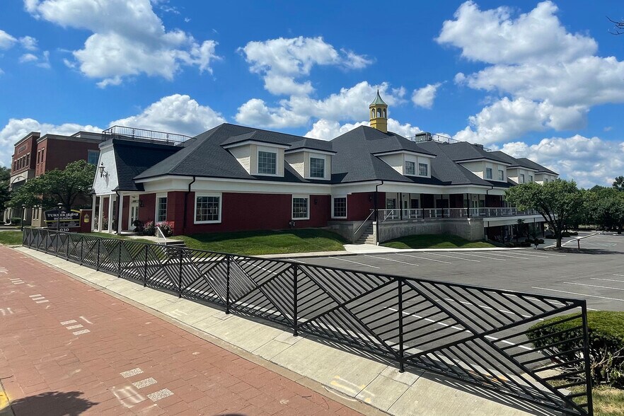 Primary Photo Of 1030 S Rangeline Rd, Carmel Freestanding For Lease