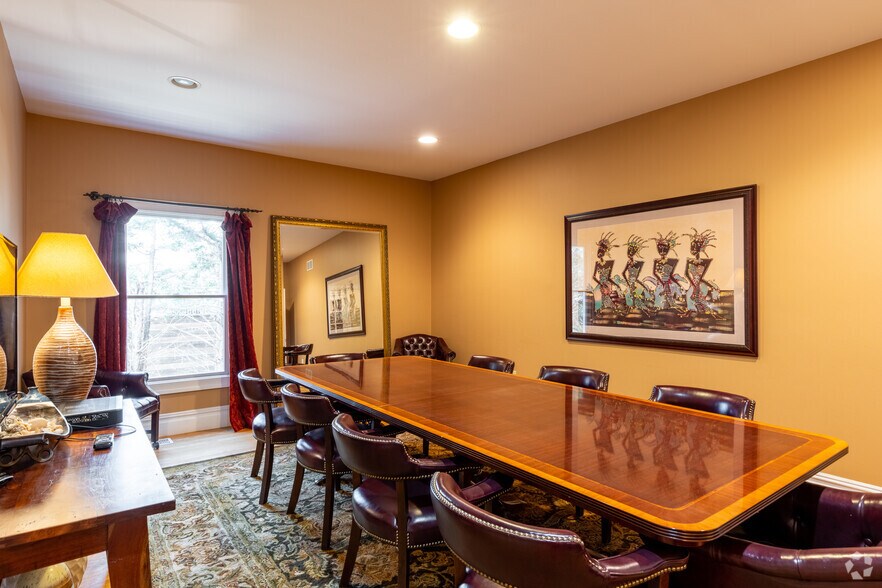 More Photos Of 107 Tindall Rd, Middletown Office For Lease