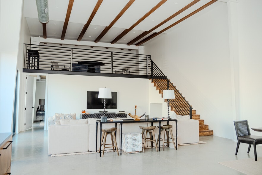 More Photos Of 4771 Memphis St, Dallas Flex For Sale