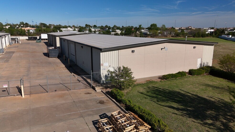 More Photos Of 2624-2700 Railroad Dr, Edmond Manufacturing For Sale