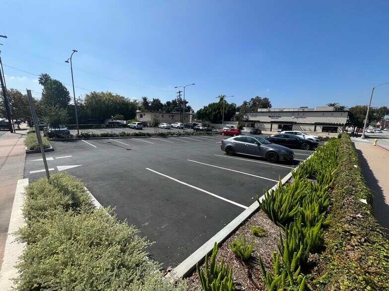 More Photos Of 102-108 S Myrtle Ave, Monrovia Restaurant For Lease