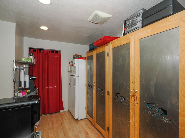 More Photos Of 1565 E 3900 S, Salt Lake City Office For Sale