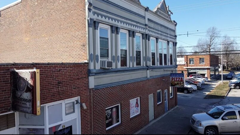 More Photos Of 111 W Adams St, Pittsfield Bar For Sale