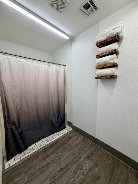 More Photos Of 213 W Hobsonway, Blythe Office Residential For Sale