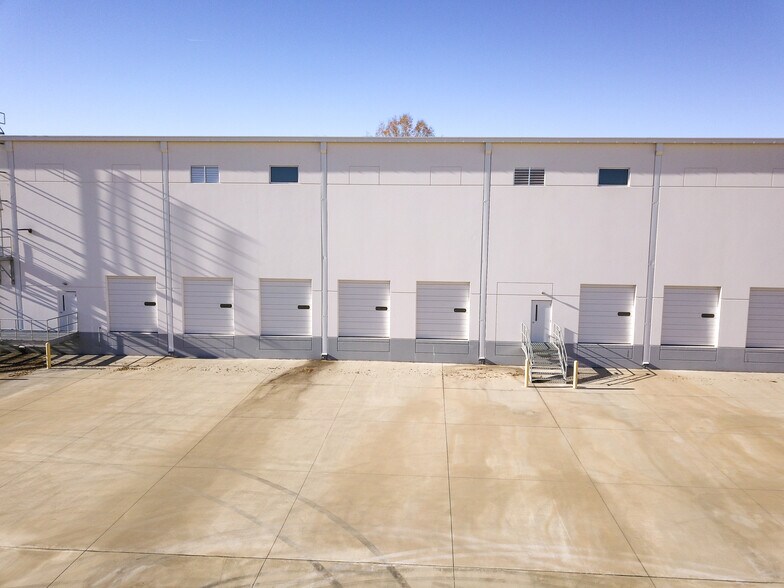 More Photos Of 1800 Overview Dr, Rock Hill Warehouse For Lease