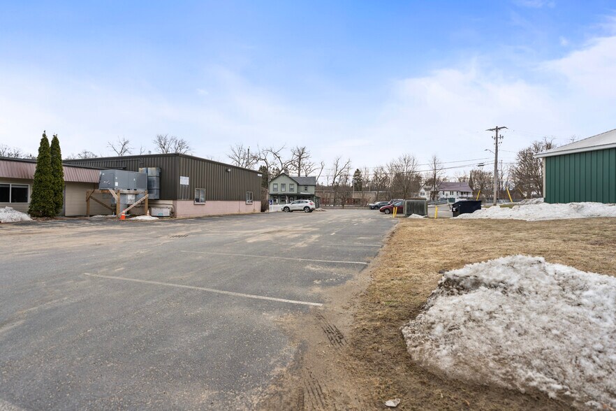 More Photos Of 27 Kent St, Ballston Spa Warehouse For Lease