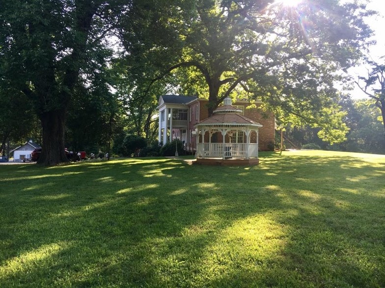 More Photos Of 210 Valdese Ave, Morganton Office For Lease