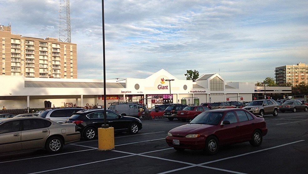 More Photos Of 5350-5460 Westbard Ave, Bethesda Unknown For Lease