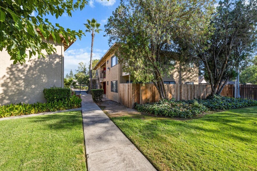 More Photos Of 6004-6012 Gloria Dr, Sacramento Apartments For Sale