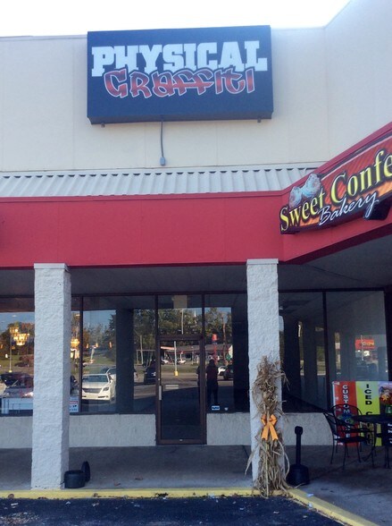 More Photos Of 5636 US Route 60, Huntington Unknown For Lease