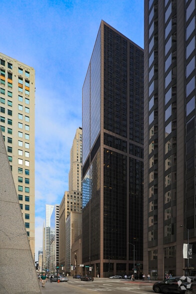 More Photos Of 20 N Clark St, Chicago Coworking Space