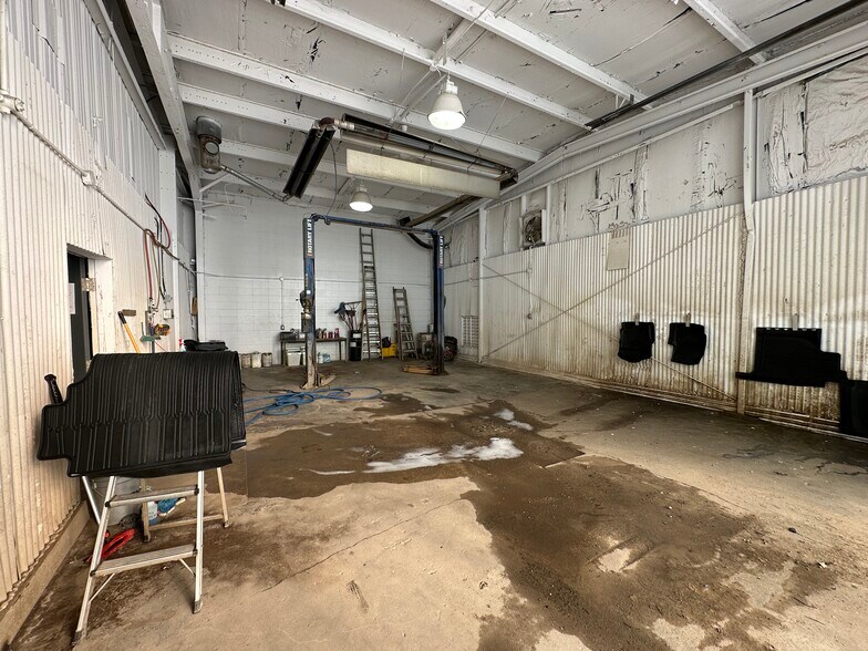 More Photos Of 12615 100 St, Grande Prairie Light Distribution For Lease