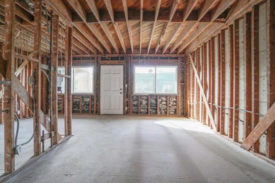 More Photos Of 16 38th Pl, Long Beach Apartments For Sale