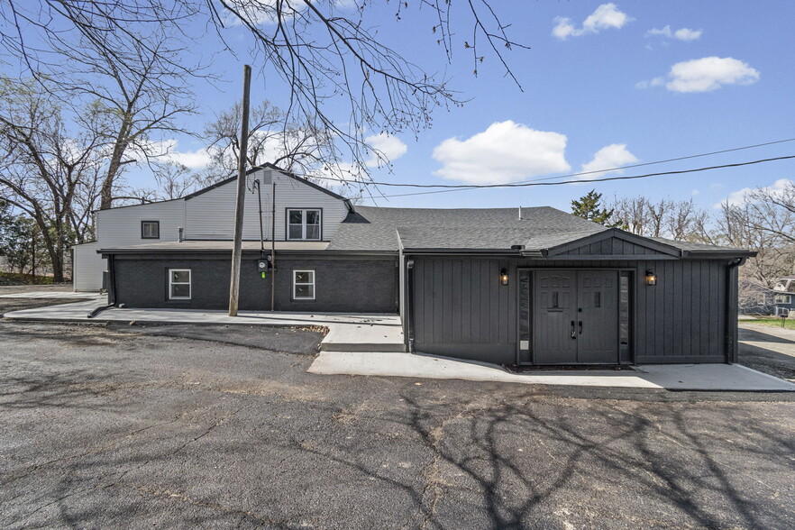 More Photos Of 2015 NW 50th St, Northmoor Religious Facility For Sale