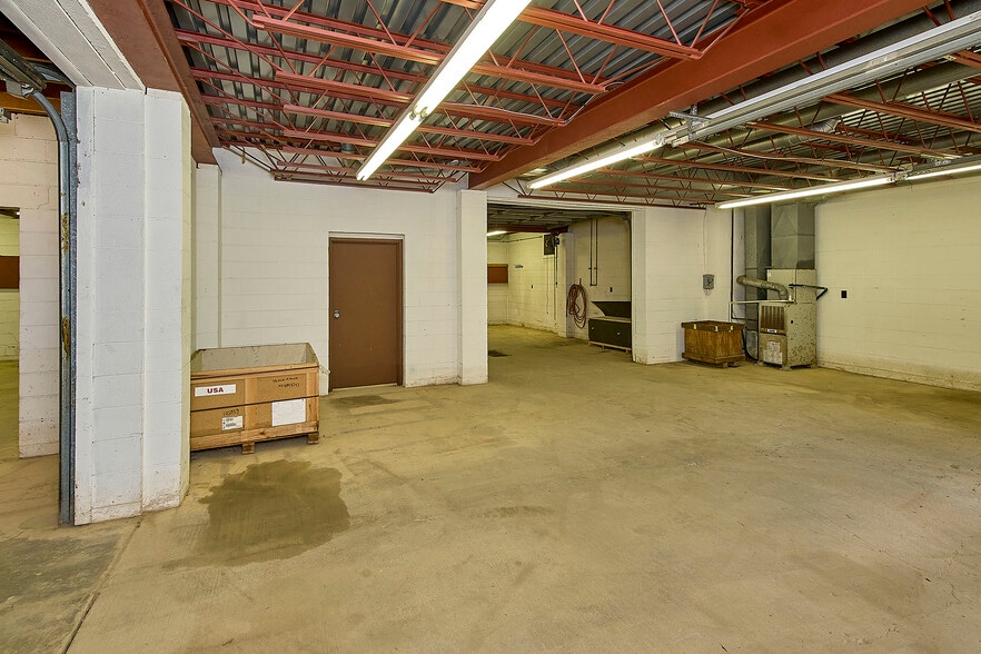More Photos Of 6328 Elk River Rd, Clendenin Auto Repair For Sale