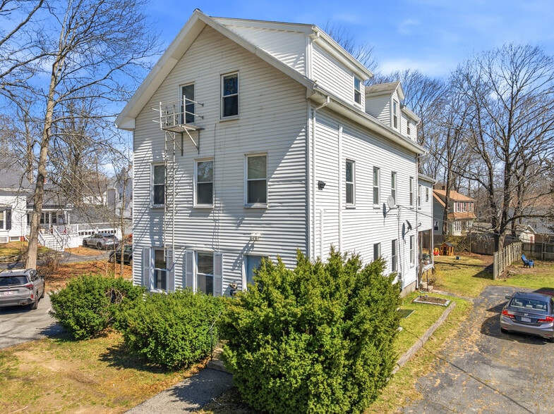 Primary Photo Of 5 Oak St, Middleborough Apartments For Sale