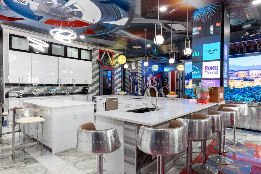 More Photos Of 1015 Fantasy Dr, Davenport Specialty For Sale