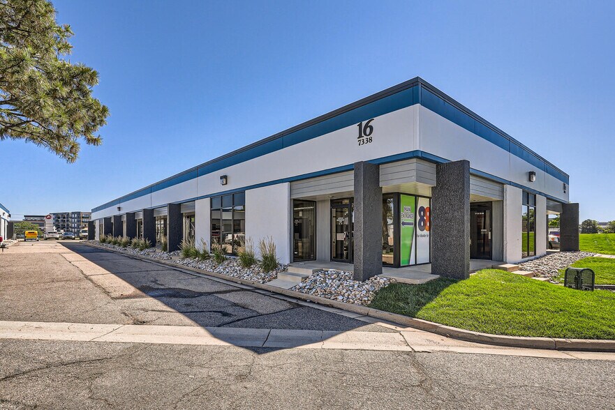 More Photos Of 7330 S Alton Way, Englewood Unknown For Lease