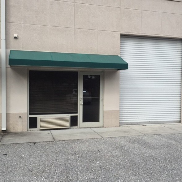 More Photos Of 1050 Innovation Ave, North Port Warehouse For Lease