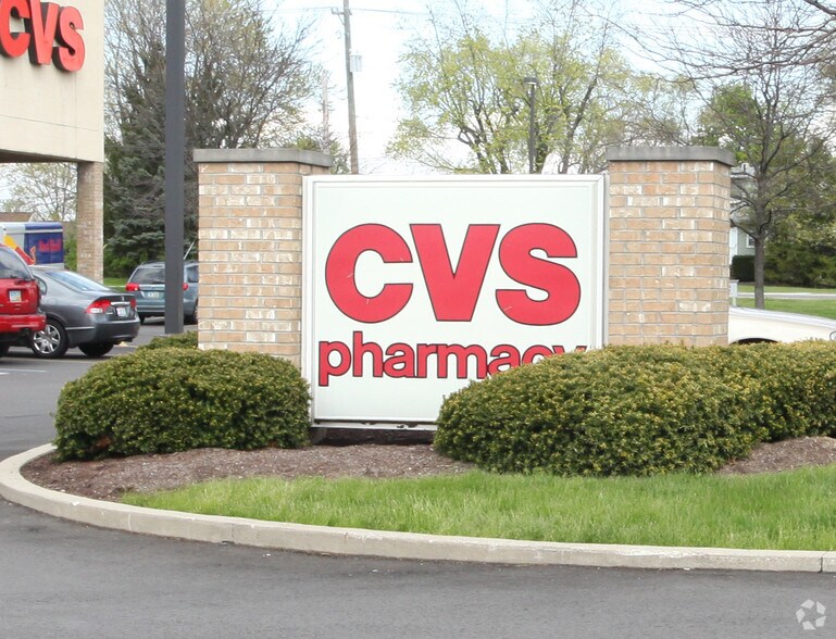 More Photos Of 711 Park Rd, Worthington Drugstore For Lease