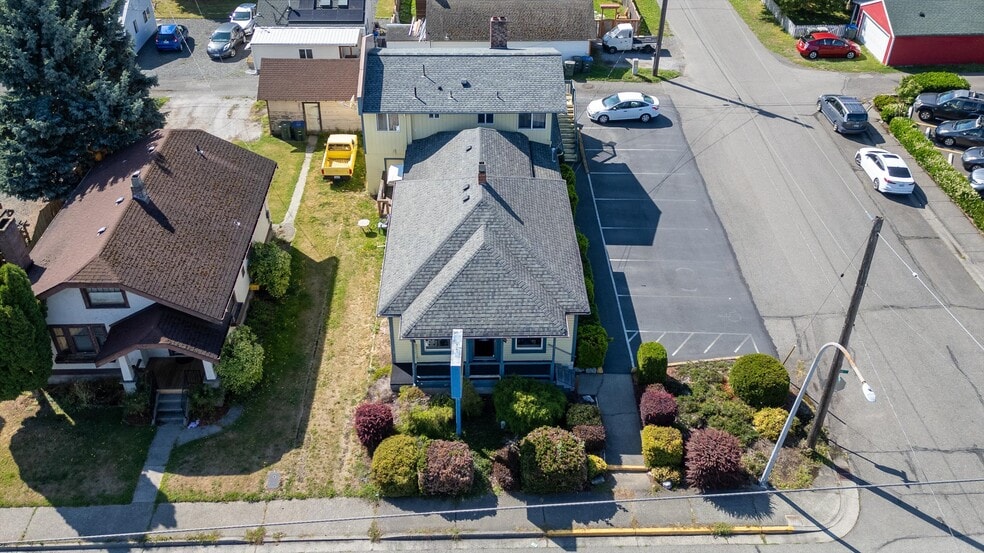 More Photos Of 2731 Meridian St, Bellingham General Retail For Sale