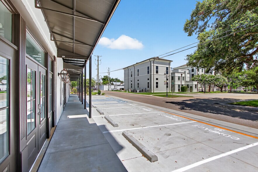 More Photos Of 124 Court St, Bay Saint Louis Office For Sale