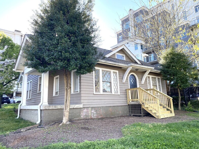 Primary Photo Of 113 30th Ave N, Nashville Medical For Sale