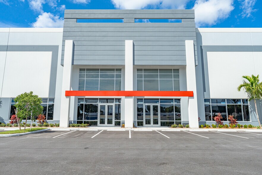 More Photos Of 2910 Stirling Rd, Hollywood Distribution For Lease