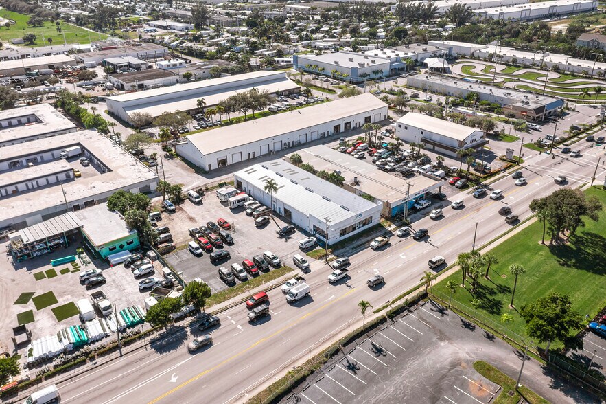 More Photos Of 1925 N 10th Ave, Lake Worth Showroom For Lease