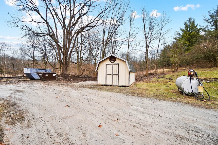 More Photos Of 6220 Knollwood Rd, Springfield Warehouse For Sale