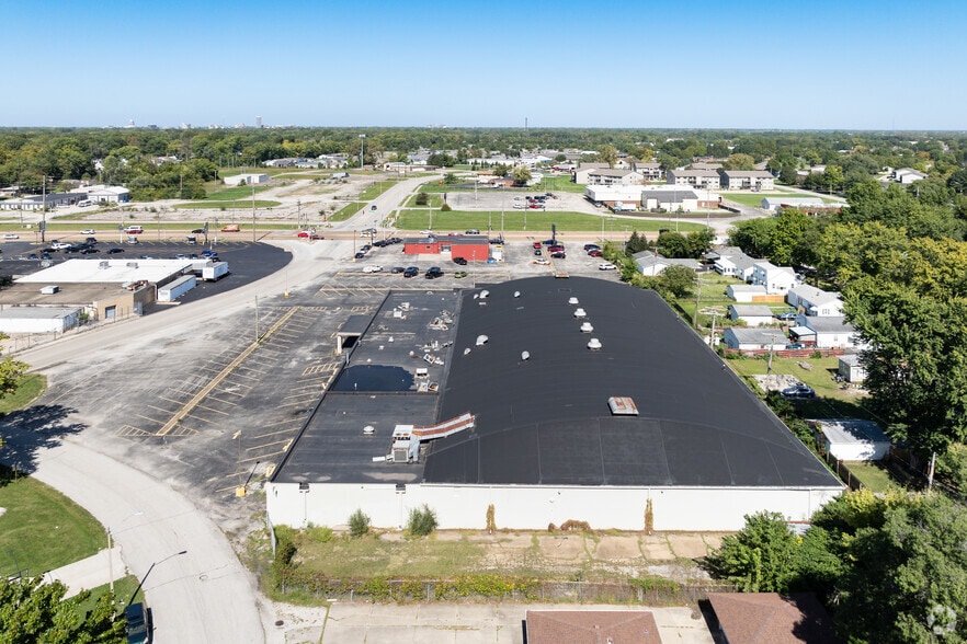 More Photos Of 3220 Stanton St, Springfield Storefront For Sale